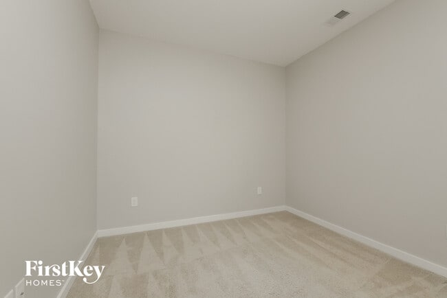 Building Photo - 165 Bonnieville Dr