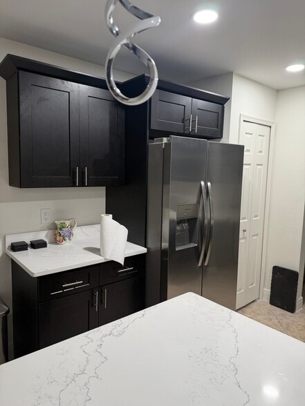 Building Photo - 2425 Ashecroft Dr