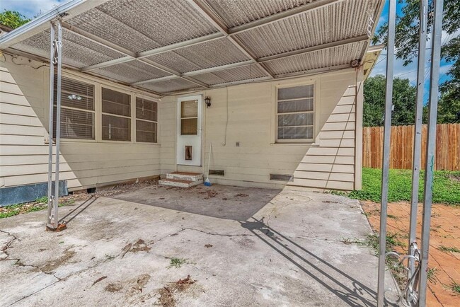 Building Photo - 1116 Kettler St