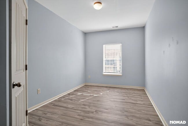 Building Photo - 1041 Sonoma Dr SW