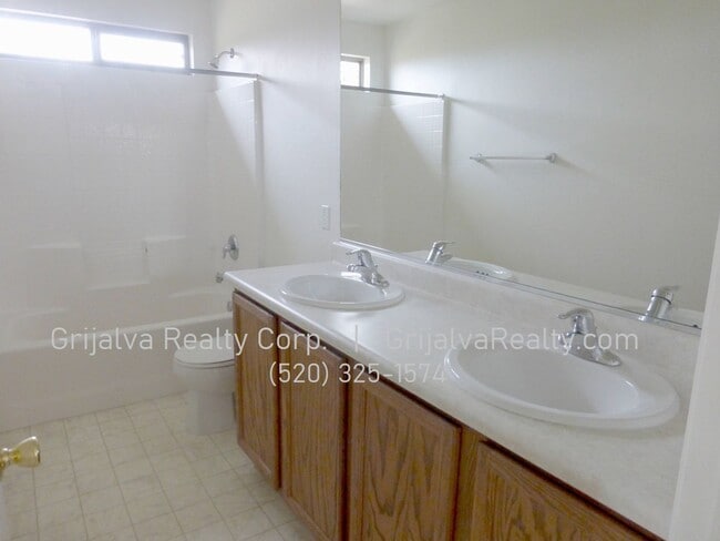 Building Photo - 4 BD, 3 BA Two-Story Home in Los Arroyos for Rent **MOVE-IN SPECIAL ** (Old Nogales Hwy/Calle Verde)