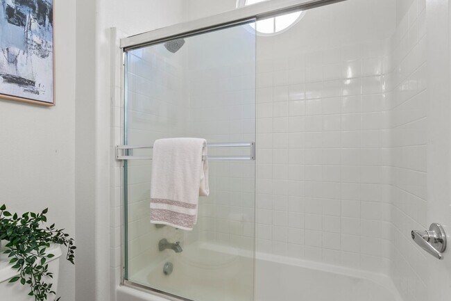 Building Photo - Tri-level Home in Ladera Ranch, now available!