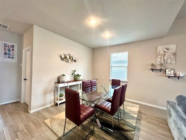 Building Photo - 115 Forsythia Trail