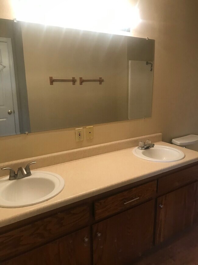 Building Photo - 1281 Burton Ct