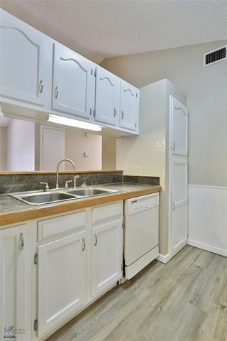 Building Photo - 3674 Radcliff Rd