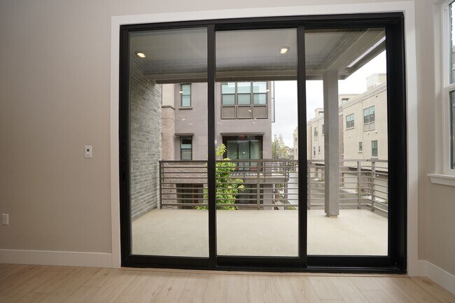 Building Photo - New Construction End Unit Luxury Townhome in Central Sunnyvale Location!
