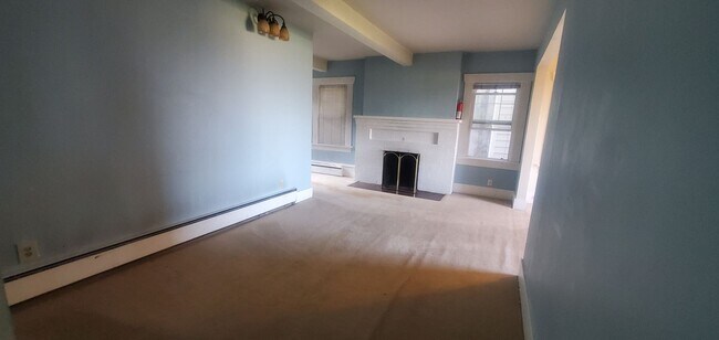 Building Photo - Bay View Living Near WWU – 1 & 3 Bedroom U...