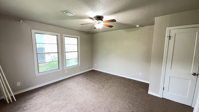 Building Photo - Updated 3-bedroom house with HUGE YARD!! $500 off 1st Month’s Rent!!