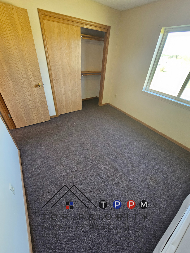 Building Photo - ** WINTER MOVE IN SPECIAL ** 2 Bedroom | 1...