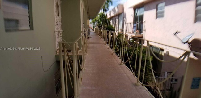 Building Photo - 7625 Harding Ave