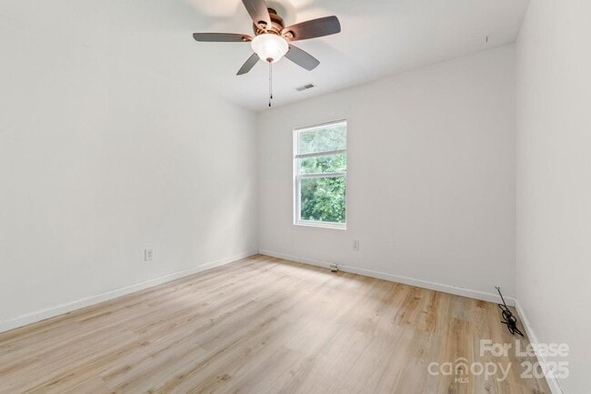 Building Photo - 7007 Advocator Ln