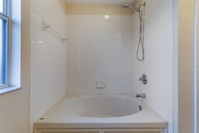 Building Photo - 2717 Bushman Dr