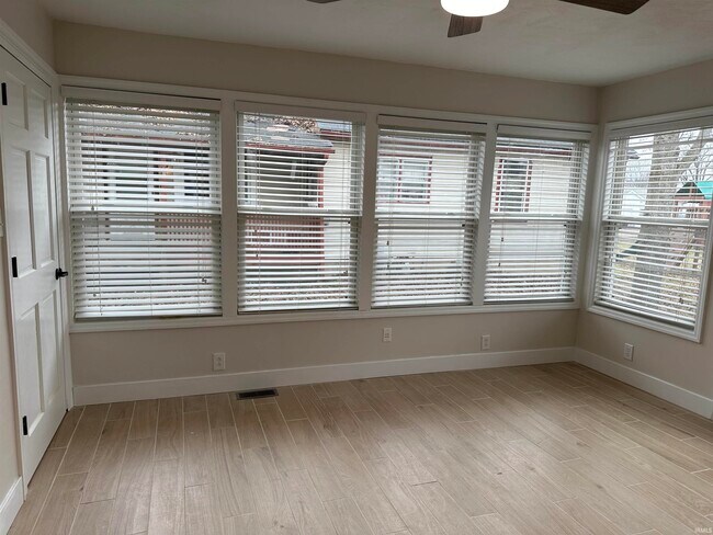 Building Photo - 126 E North St