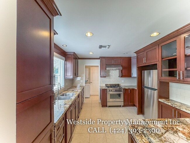 Building Photo - 846 Stanford St