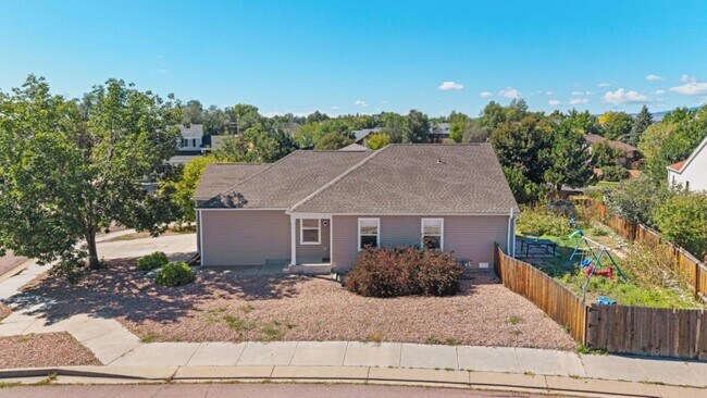 Building Photo - 8402 Snowdrop Ct