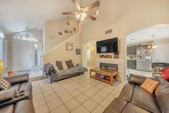 Building Photo - 3 BEDROOM AND 2.5 BATHROOMS PISD SCHOOL DISTRICT