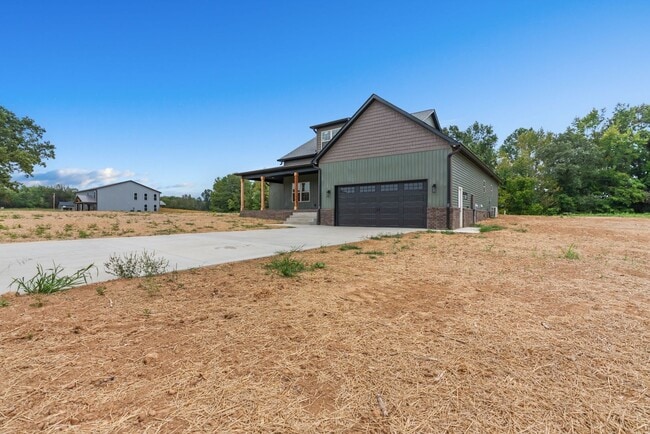 Building Photo - 3 Bedroom Home For Rent Near Dover Road!