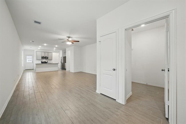 Building Photo - 31335 Horseshoe Meadow Bend Ln