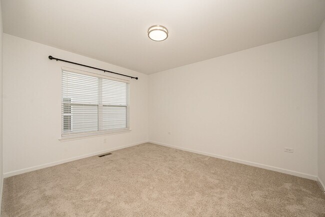 Building Photo - 223 Randlin Dr