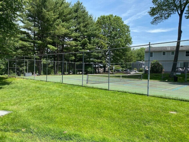 Building Photo - 270 Sunderland Rd