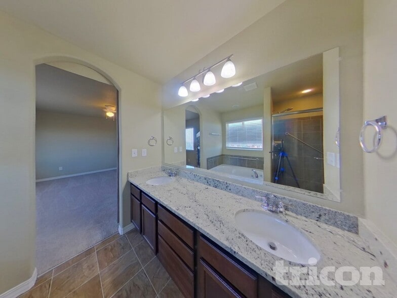 Building Photo - 8357 Needle Drop Ct