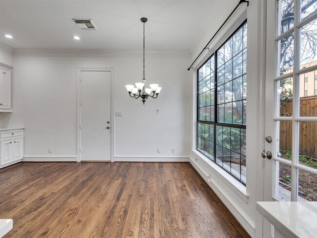 Building Photo - 2525 Nantucket Dr