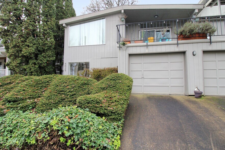 Building Photo - 5025-5025 S View Point Ter