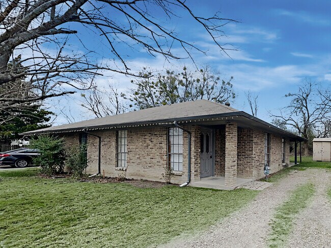 Building Photo - Lovely home in the heart of Blue Ridge