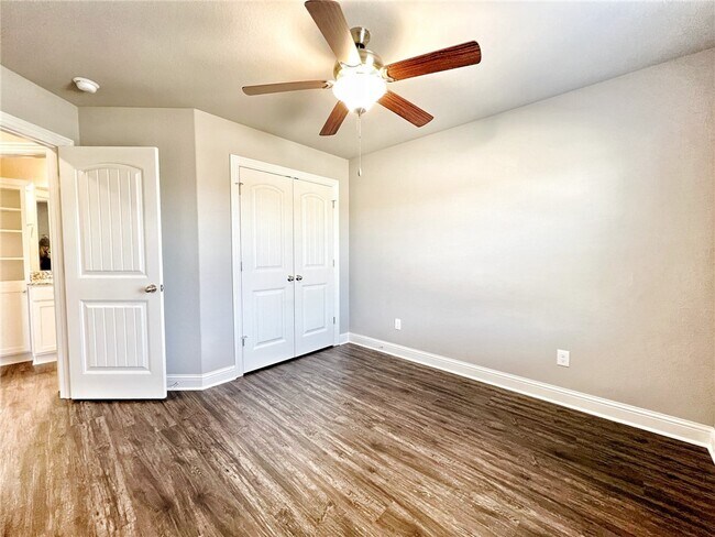 Building Photo - 1721 Charismatic Dr