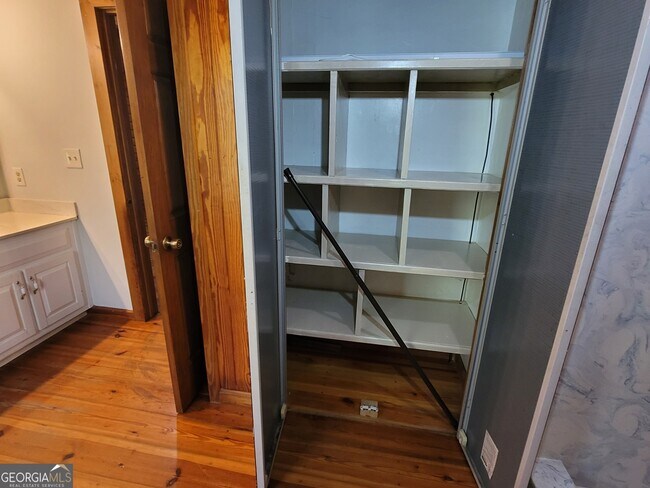 Building Photo - 2391 Booth Cir