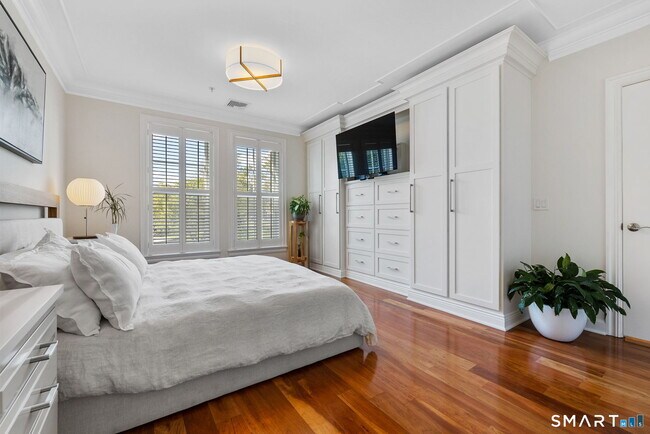 Building Photo - 85 Memorial Rd