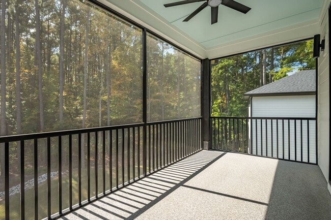 Building Photo - Custom 5 bedroom, 5 bathroom home with Woo...