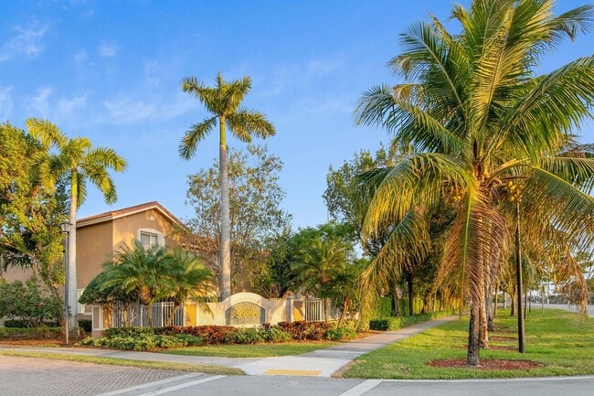 Building Photo - Cutler Bay Townhouse