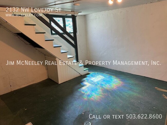 Building Photo - 2132 NW Lovejoy St