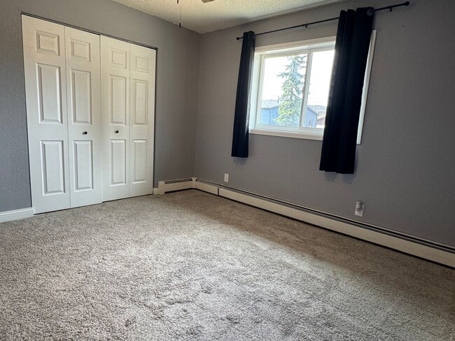 Building Photo - Spacious home / 2 car garage / No pets sorry