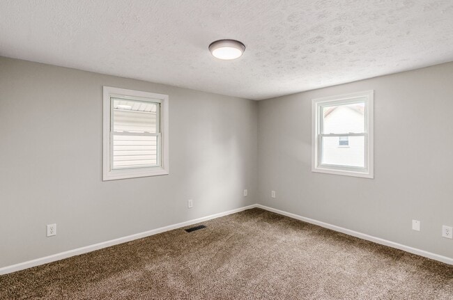 Building Photo - 366 E Hinman Ave
