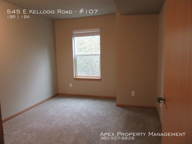 Building Photo - 545 E Kellogg Rd
