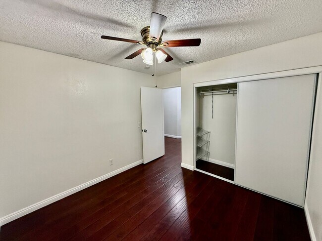 Building Photo - 3466 Siskiyou Cir