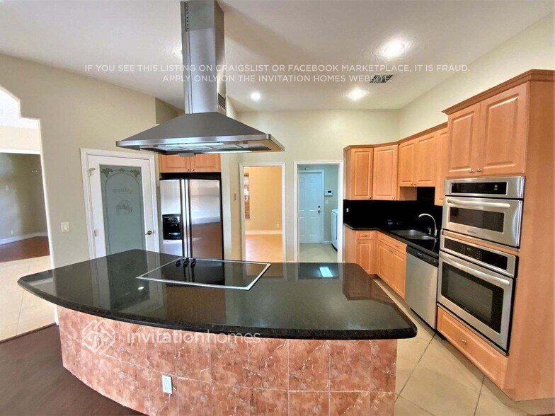 Building Photo - 101 Jacaranda Ct