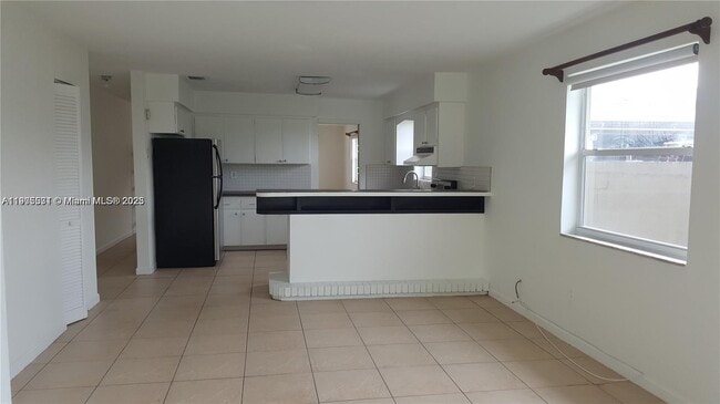 Building Photo - 3689 NW 14th St