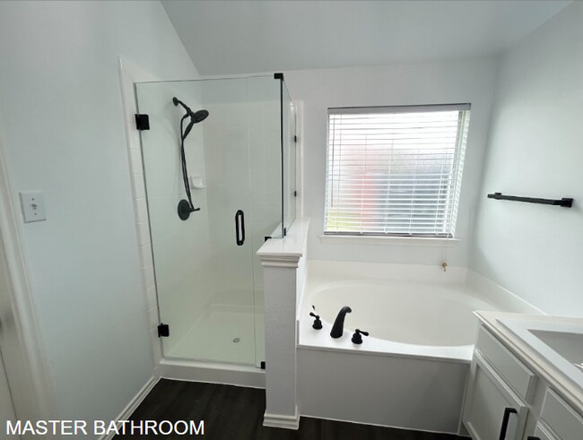 Building Photo - 4517 Woodbluff Dr