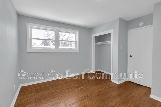 Building Photo - 56 Janice St