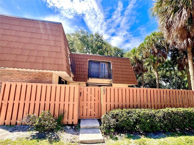 Building Photo - 182 Charter Way
