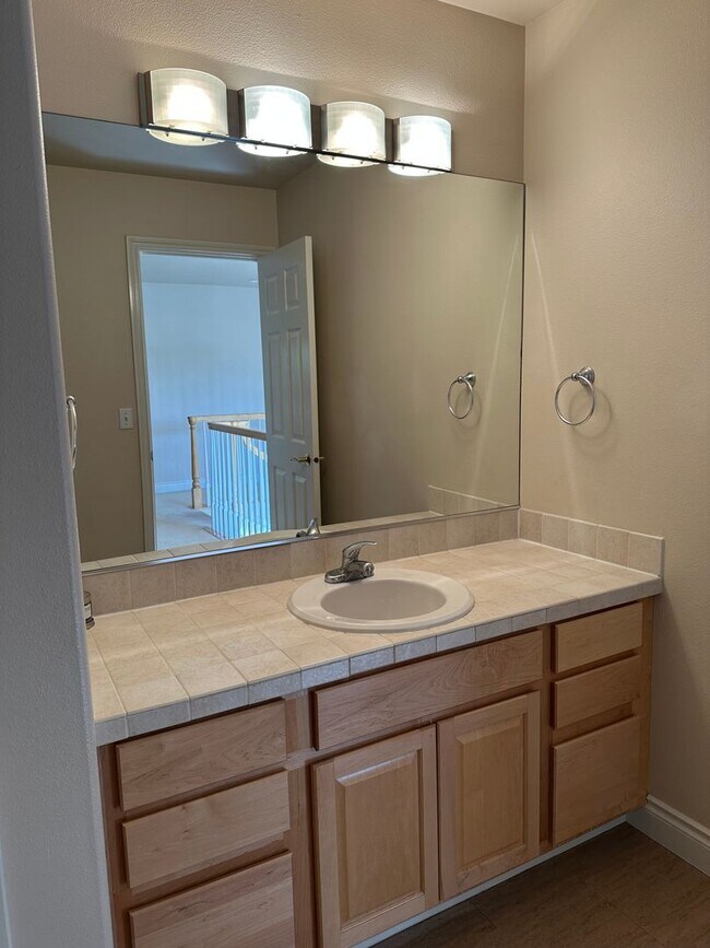 Building Photo - 4735 Potter Crest Cir
