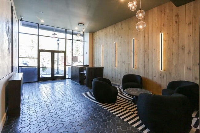 Building Photo - 567 Ponce De Leon Ave NE