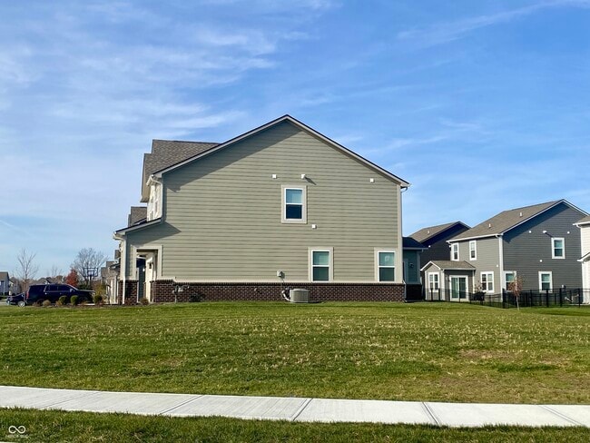 Building Photo - 6652 Clary Trce