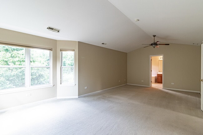 Building Photo - 810 Spencer Ln