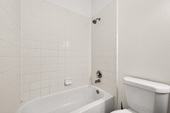 Building Photo - 22303 Naple Hollow Ln