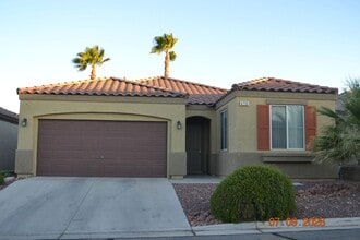 Building Photo - 2BED/2BA SOUTHWEST HOME - 1 STORY IN GATED COMMUNITY WITH POOL AREA AND SPA