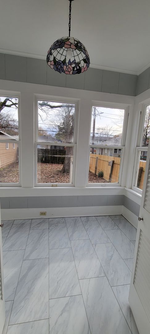 Building Photo - Gorgeous fully remodeled Craftsman style home in Highland Historic District!